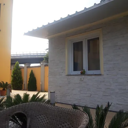 B & B Oasis Passion Fiera - Triple Room-3