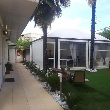 B & B Oasis Passion Fiera - Triple Room-2