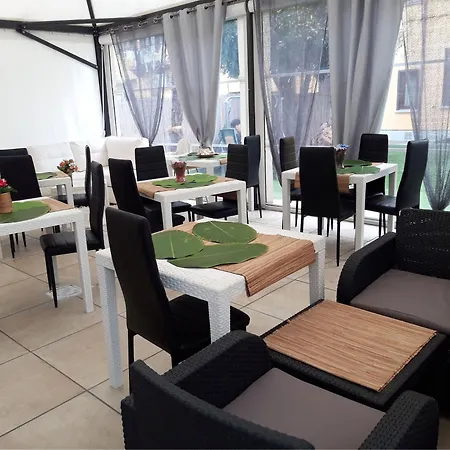 Room In Bb - B B Oasis Passion Fiera - Triple Room With Wifi And Ac-3